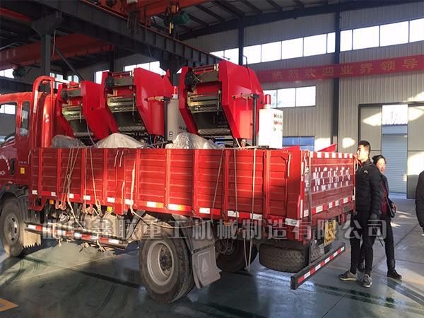 青貯打捆機發(fā)往廣西