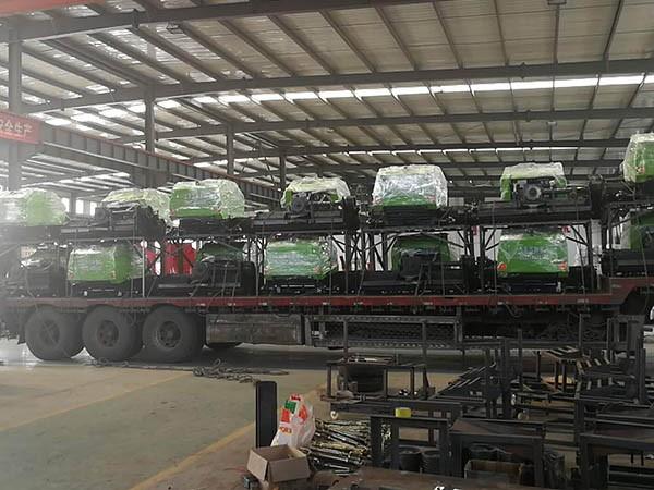 粉碎打捆機發(fā)往陜西經(jīng)銷商